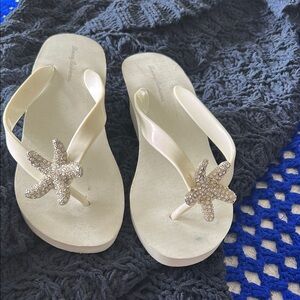 Tommy Bahama White Sandals with Starfish Accent